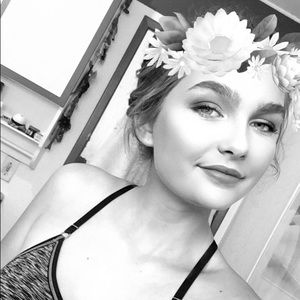 Meet your Posher, Carissa